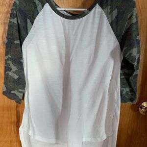 Women’s quarter length tshirt